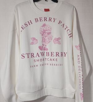 Strawberry shortcake ''Fresh berry patch'' sweatshirt women's size medium